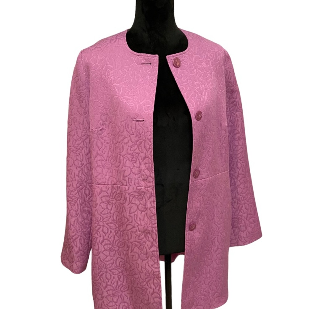 Sag Harbor SZ 8 lilac colored jacked. Vintage. Mint condition. Length 32”.